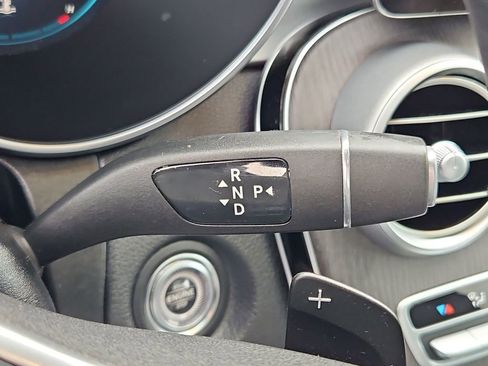 Used 2021 Mercedes-Benz GLC 300 4MATIC image 17