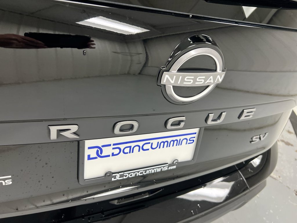 Used 2024 Nissan Rogue SV FWD image 25