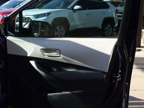 Used 2022 Toyota Corolla LE image 33