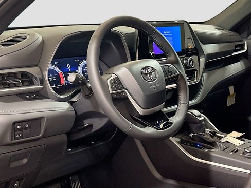 New 2026 Toyota Highlander XSE AWD/4WD image 9