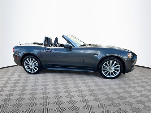 Used 2017 FIAT 124 Spider Lusso image 9