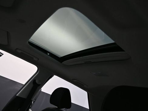 Certified 2026 Hyundai Venue SEL FWD image 14