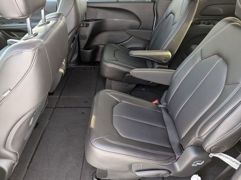 New 2026 Chrysler Pacifica Select image 23