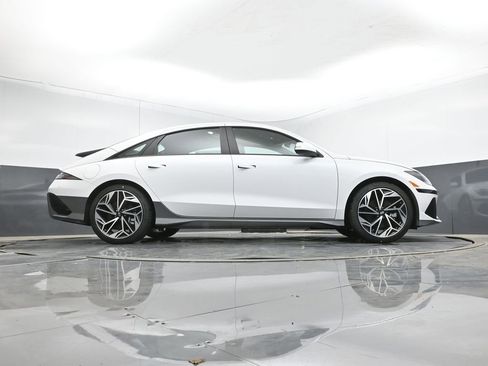 New 2025 Hyundai Ioniq 6 SEL image 14