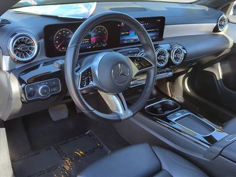 Used 2025 Mercedes-Benz CLA 250 image 10