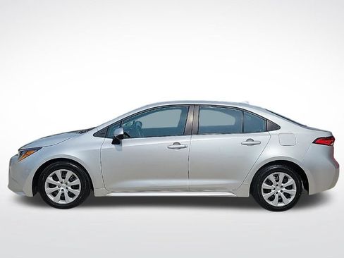 Used 2024 Toyota Corolla LE FWD image 2