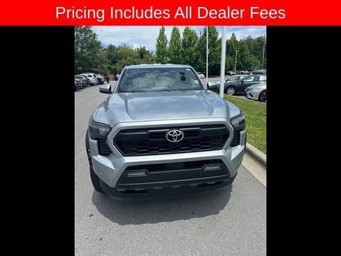 Used 2024 Toyota Tacoma TRD Off-Road w/ TRD Off Road Upgrade Package AWD/4WD image 2