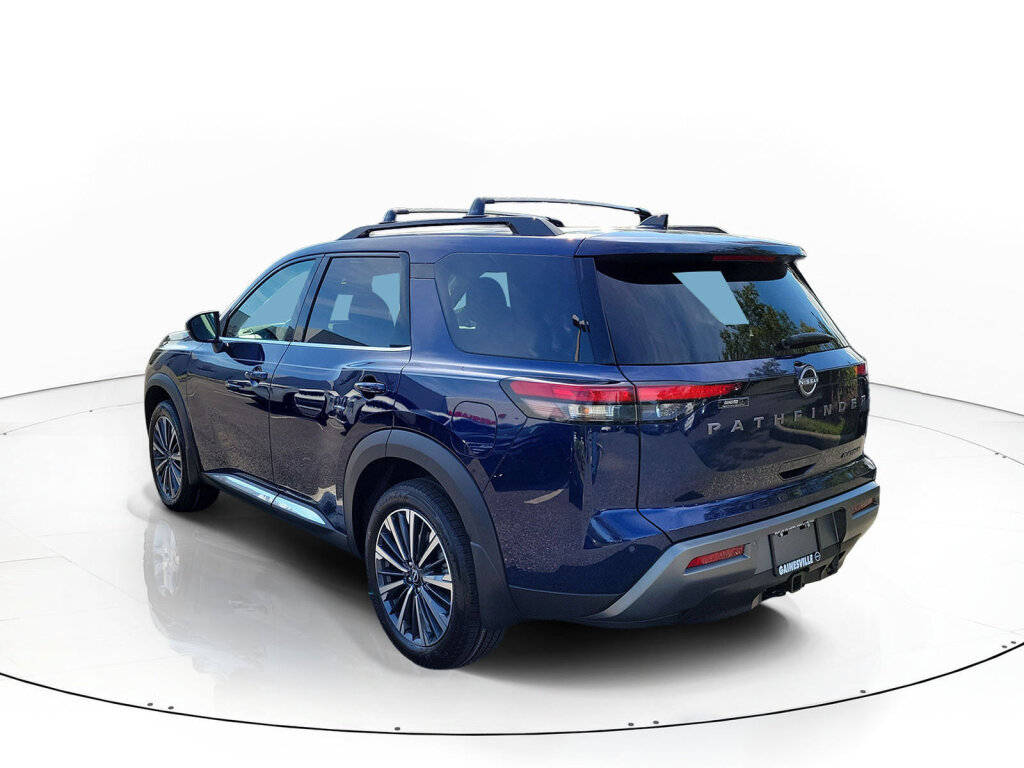 New 2026 Nissan Pathfinder Platinum FWD image 3