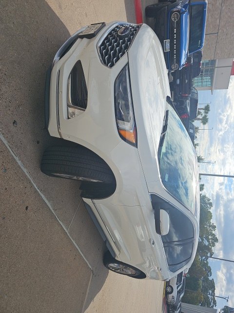 Used 2020 Ford Edge Titanium w/ Equipment Group 301A FWD image 8