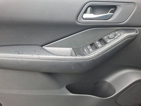 Used 2026 Nissan Rogue SV AWD/4WD image 12