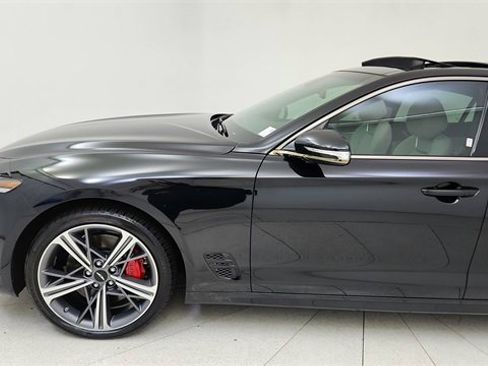 Used 2025 Genesis G70 2.5T w/ Sport Prestige Package image 9