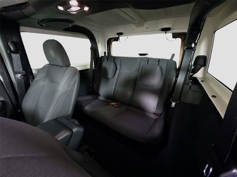 Used 2022 Jeep Wrangler Sport AWD/4WD image 15
