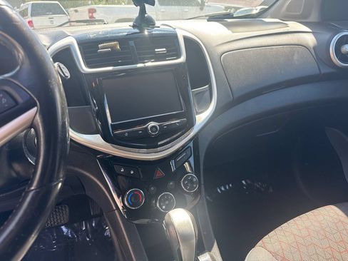 Used 2017 Chevrolet Sonic LT w/ Convenience Package FWD image 9