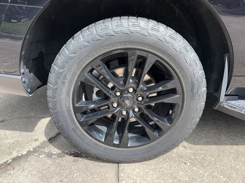 Used 2023 Ford Expedition XLT RWD image 42
