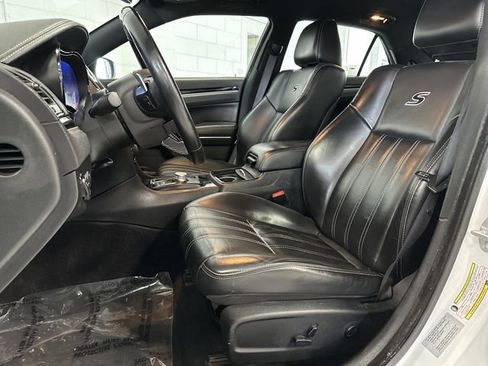 Used 2017 Chrysler 300 S image 4