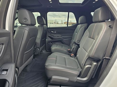 Used 2023 Chevrolet Traverse RS image 13