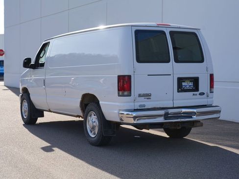 Used 2014 Ford E-250 and Econoline 250 RWD image 5