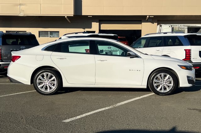 Used 2024 Chevrolet Malibu LT FWD image 3