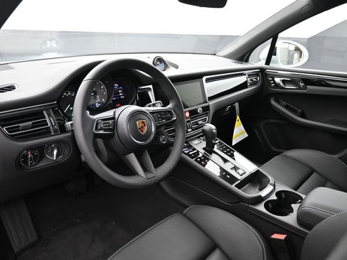 New 2025 Porsche Macan S image 4