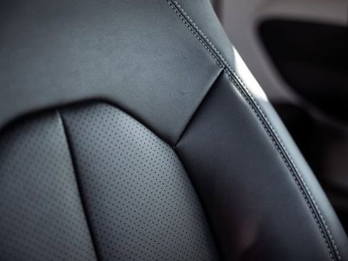 Used 2024 Chrysler Pacifica Touring-L image 28