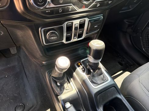 Used 2020 Jeep Wrangler Unlimited Sport AWD/4WD image 27