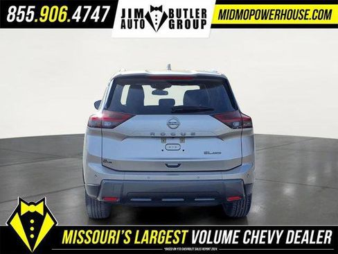 Used 2024 Nissan Rogue SL AWD/4WD image 28