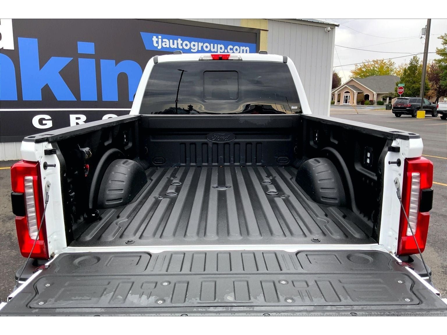 Used 2025 Ford F350 Lariat AWD/4WD image 11