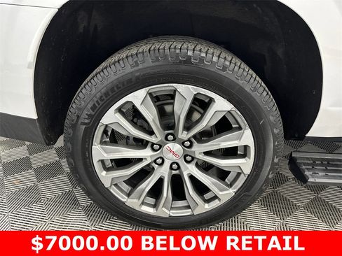 Used 2021 GMC Yukon XL Denali w/ Denali Premium Package image 20