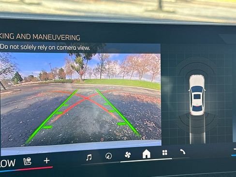 New 2026 BMW 330i Sedan w/ M Sport Package image 18