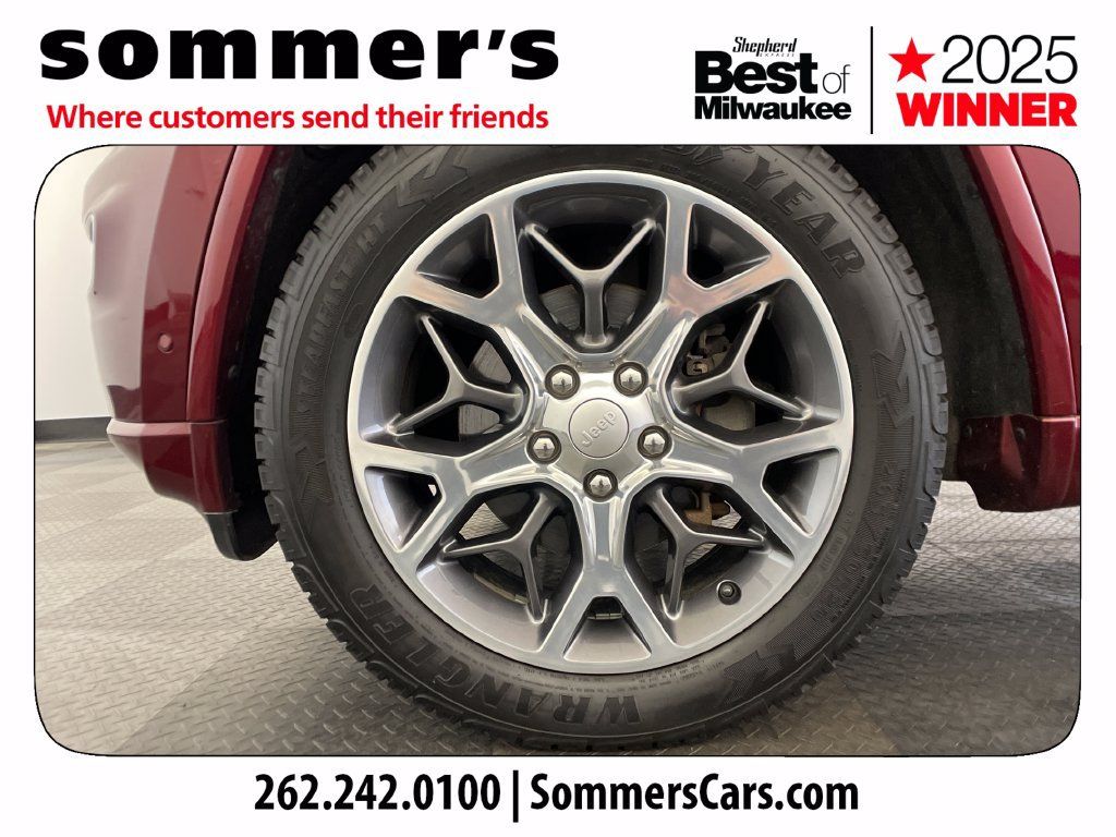 Used 2019 Jeep Grand Cherokee Overland AWD/4WD image 25