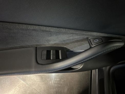 Used 2022 Tesla Model Y Performance image 19