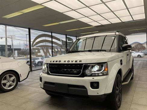 Used 2016 Land Rover LR4 HSE image 3