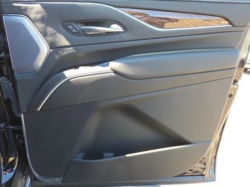 Used 2023 Cadillac Escalade ESV Premium Luxury Platinum image 23