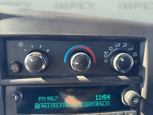 Used 2023 Chevrolet Express 2500 w/ Driver Convenience Package image 14