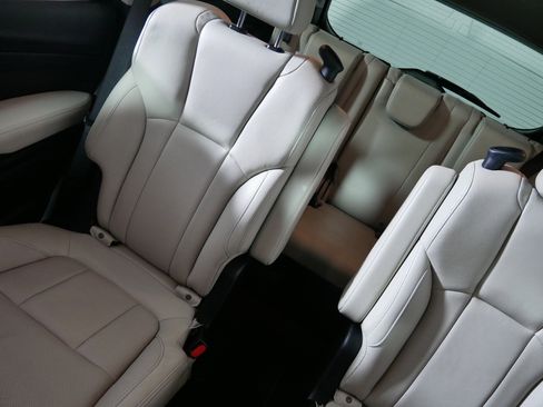 Used 2019 Subaru Ascent Limited AWD/4WD image 12