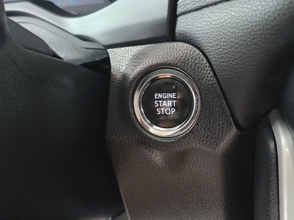 Used 2025 Toyota RAV4 XLE AWD/4WD image 29