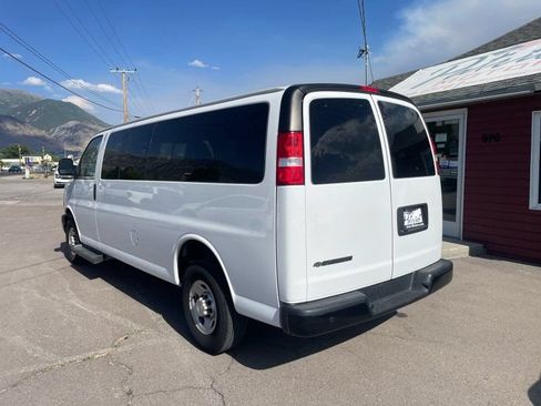 Used 2023 Chevrolet Express 3500 LS RWD image 3
