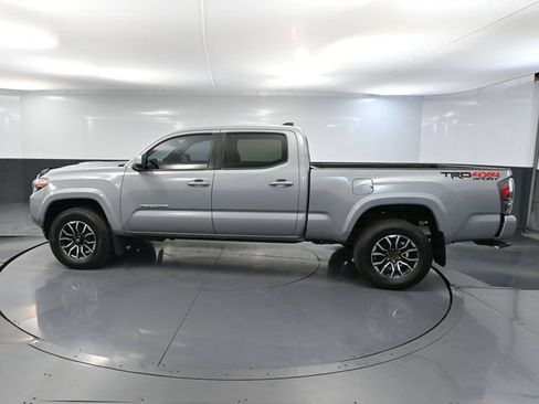 Used 2020 Toyota Tacoma TRD Sport AWD/4WD image 8