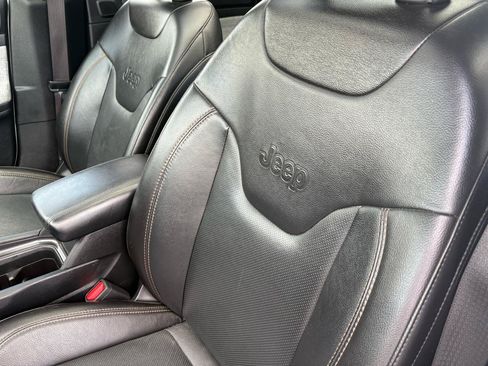 Used 2022 Jeep Compass Latitude w/ Sun and Sound Group AWD/4WD image 20