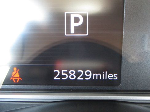 Used 2025 Nissan Versa SV FWD image 17
