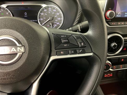 Used 2024 Nissan Sentra SV FWD image 13