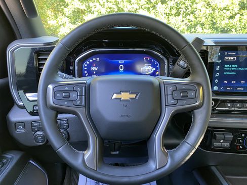 Used 2025 Chevrolet Silverado 2500 High Country w/ High Country Premium Package image 19