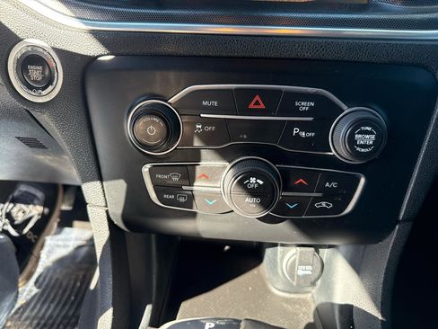 Used 2017 Dodge Charger SXT w/ Plus Group image 23