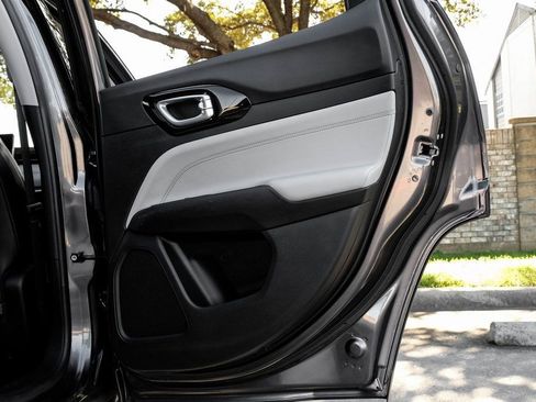 Used 2022 Jeep Compass Limited image 58