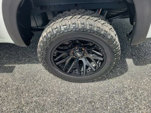Used 2020 Chevrolet Silverado 1500 Custom w/ Custom Value Package AWD/4WD image 6