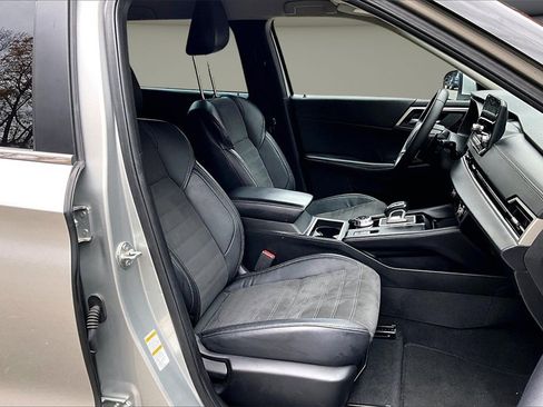 Used 2023 Mitsubishi Outlander SE image 26