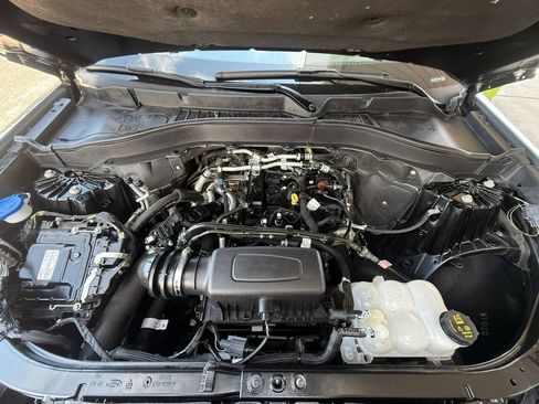 Used 2021 Ford Explorer XLT w/ Equipment Group 202A AWD/4WD image 29