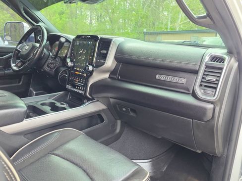 Used 2022 RAM 3500 Laramie image 33