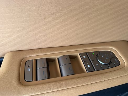 New 2026 Lexus ES 350e w/ Convenience Package FWD image 13