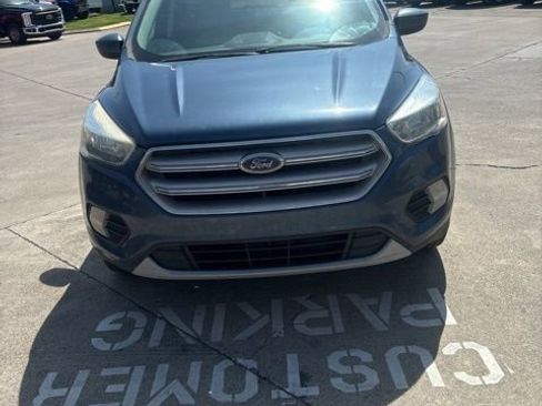 Used 2018 Ford Escape SE w/ SE Sync 3 Package image 12